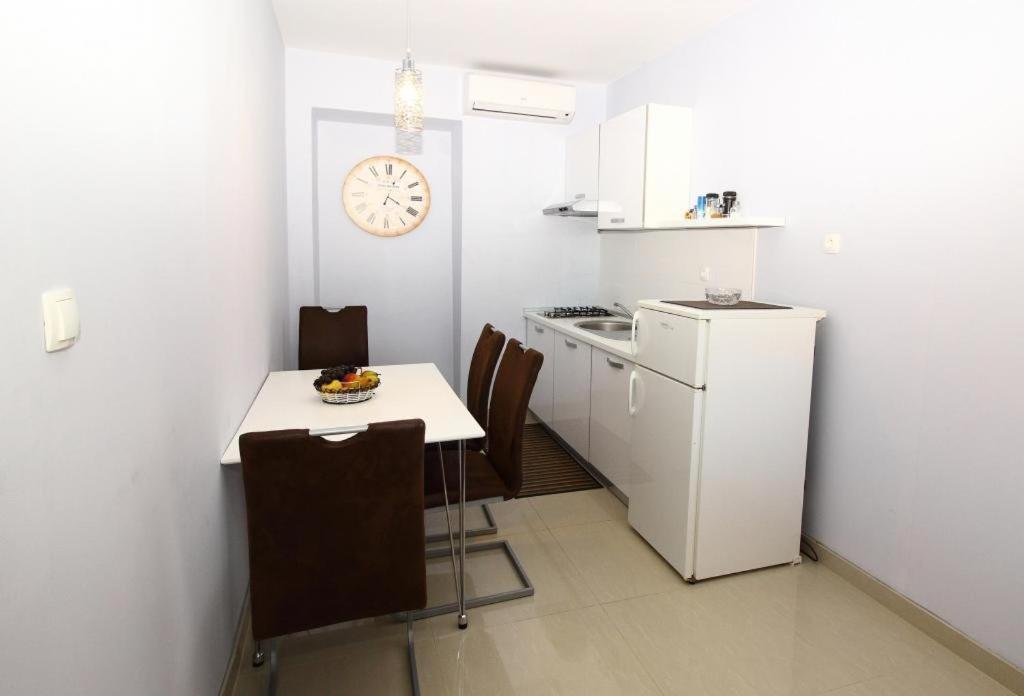 Apartments Dubreta Кавтат Екстериор снимка